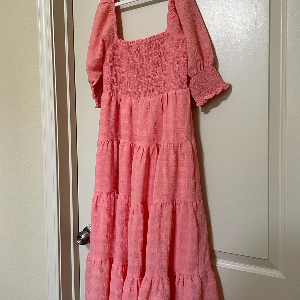 Emory Park Coral Pink Tiered Smocked Dress - Petite Size Medium